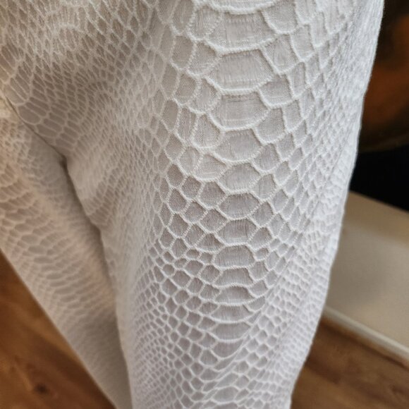 Eric Snakeskin Pattern Stretchy Ankle Pants, White, Size 10 - Picture 8 of 12